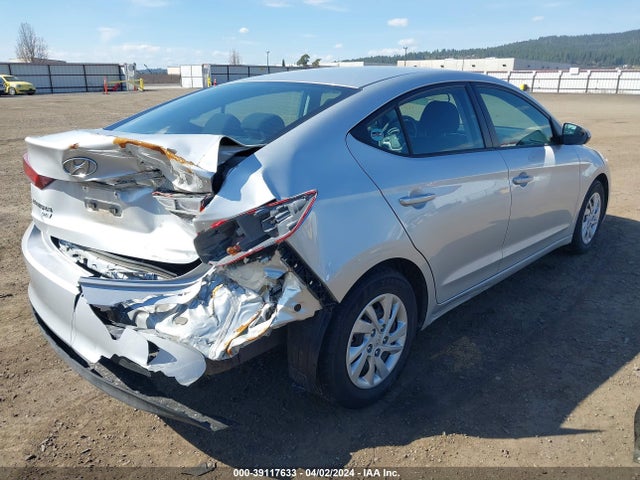 Hyundai ELANTRA SE 2018 5NPD74LF3JH283129 Image 4