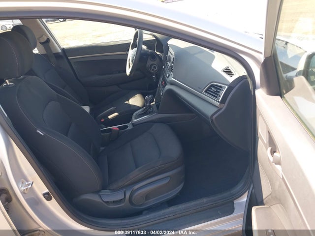 Hyundai ELANTRA SE 2018 5NPD74LF3JH283129 Image 5