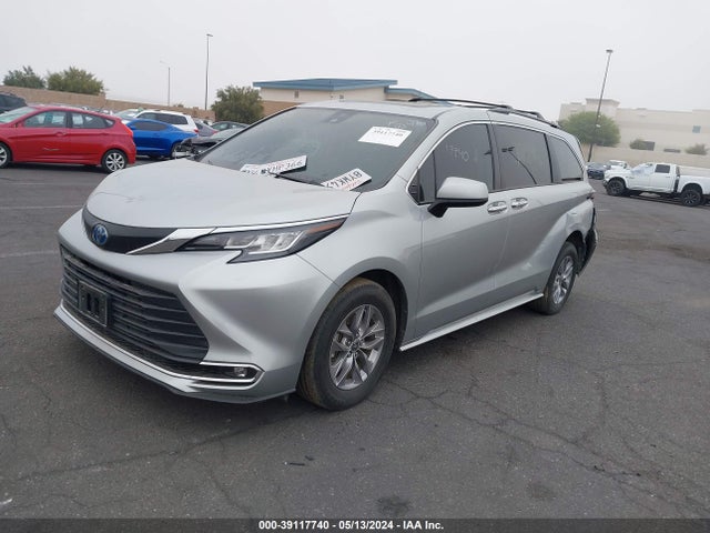 Toyota SIENNA XLE 2021 5TDYSKFC8MS040033 Image 2