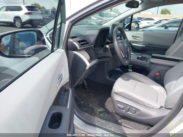 Toyota SIENNA XLE 2021 5TDYSKFC8MS040033 Image 5