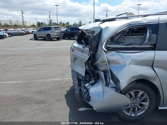 Toyota SIENNA XLE 2021 5TDYSKFC8MS040033 Image 6
