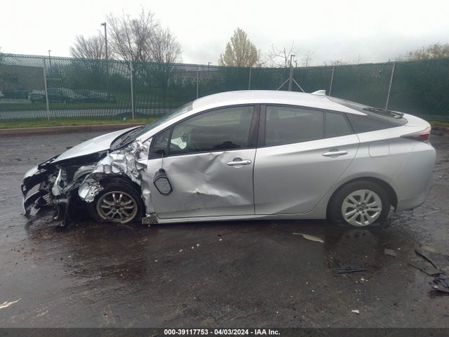 Toyota Prius Two 2016 JTDKBRFU6G3019615 Image 14