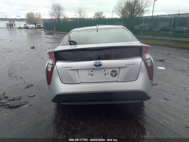 Toyota Prius Two 2016 JTDKBRFU6G3019615 Image 16
