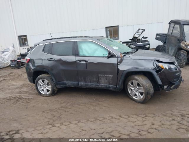 3C4NJDBB9NT200037 Jeep Compass Latitude 4x4