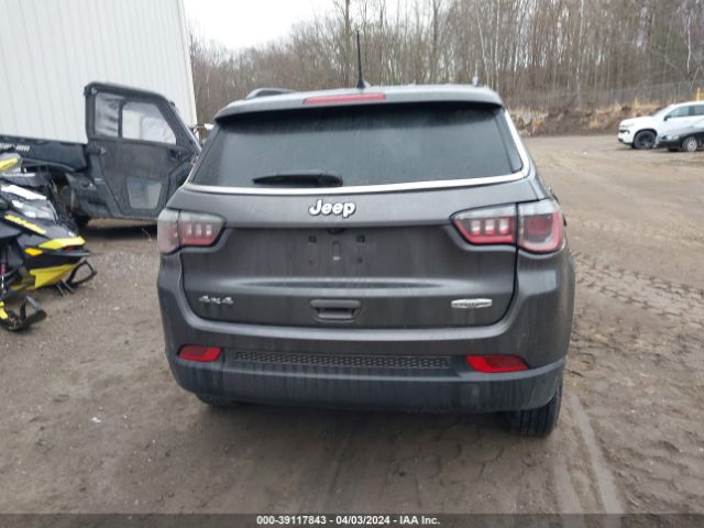 3C4NJDBB9NT200037 Jeep Compass Latitude 4x4