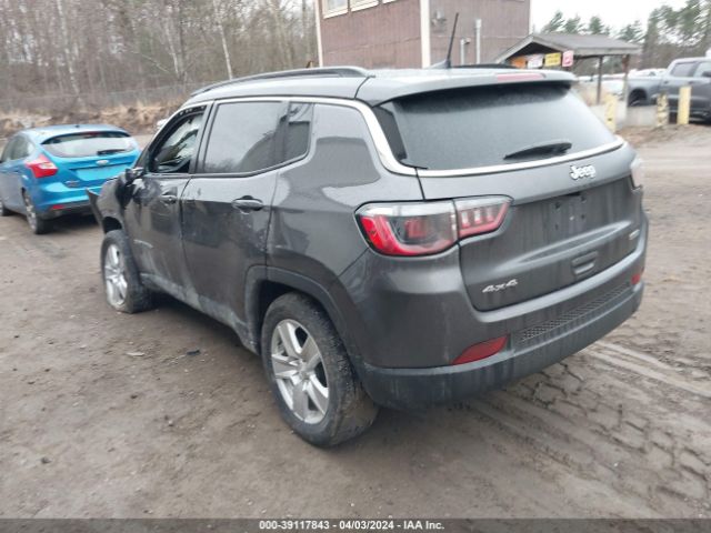 3C4NJDBB9NT200037 Jeep Compass Latitude 4x4
