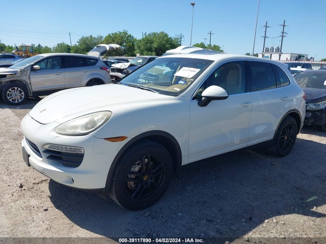 2011 PORSCHE CAYENNE WP1AB2A26BLA42022 Photo 1