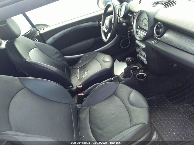 2009 MINI COOPER S WMWMS33559TY08079 Photo 4