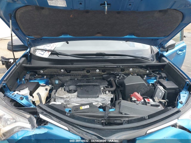 Toyota RAV4 LE 2018 JTMZFREV5JJ183373 Image 10
