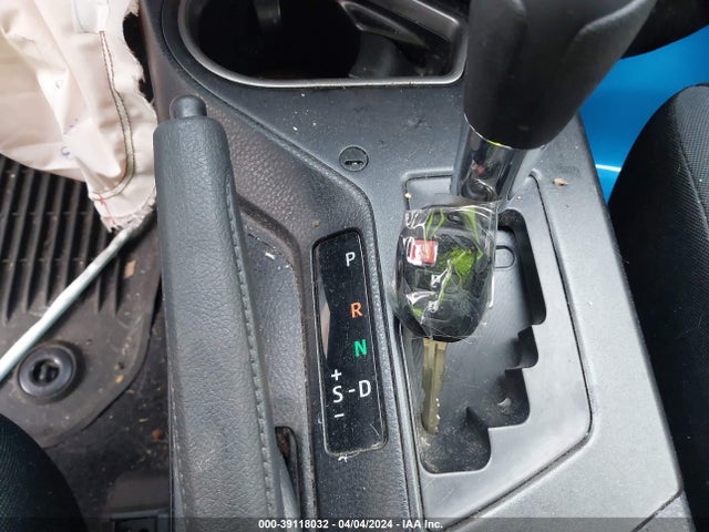 Toyota RAV4 LE 2018 JTMZFREV5JJ183373 Image 11