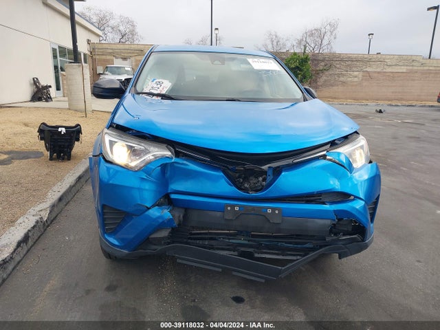 Toyota RAV4 LE 2018 JTMZFREV5JJ183373 Image 13