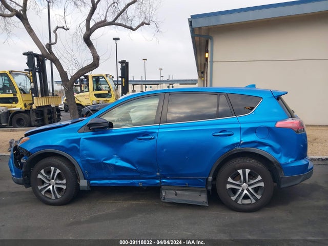 Toyota RAV4 LE 2018 JTMZFREV5JJ183373 Image 15