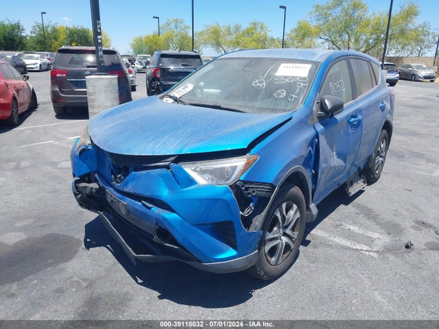 Toyota RAV4 LE 2018 JTMZFREV5JJ183373 Image 2