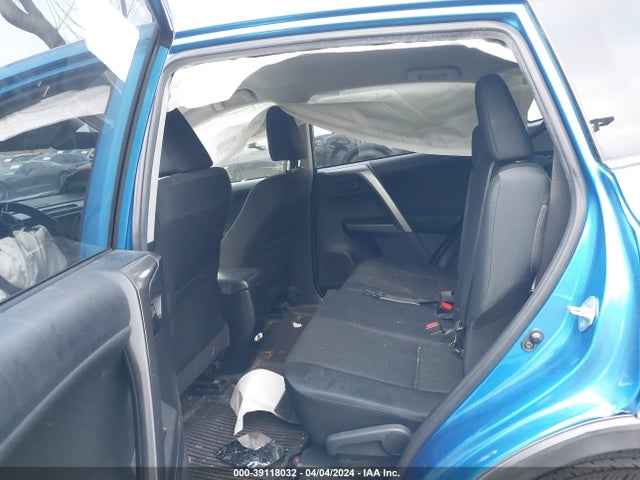 Toyota RAV4 LE 2018 JTMZFREV5JJ183373 Image 8