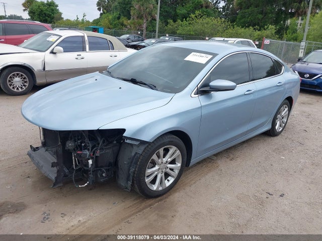 Chrysler 200 Limited 2015 1C3CCCAB4FN712923 Image 2