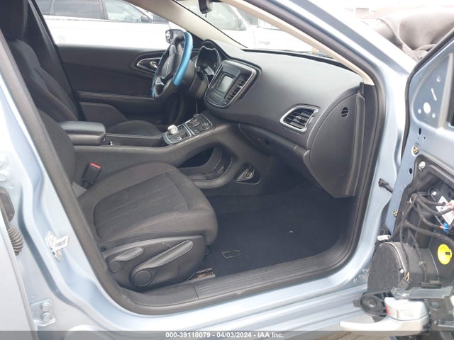 Chrysler 200 Limited 2015 1C3CCCAB4FN712923 Image 5