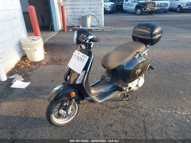 2020 Vespa Primavera50 4vie მანქანა იყიდება აუქციონზე, vin: ZAPCAV6B8L5100076, აუქციონის ნომერი: 39118202