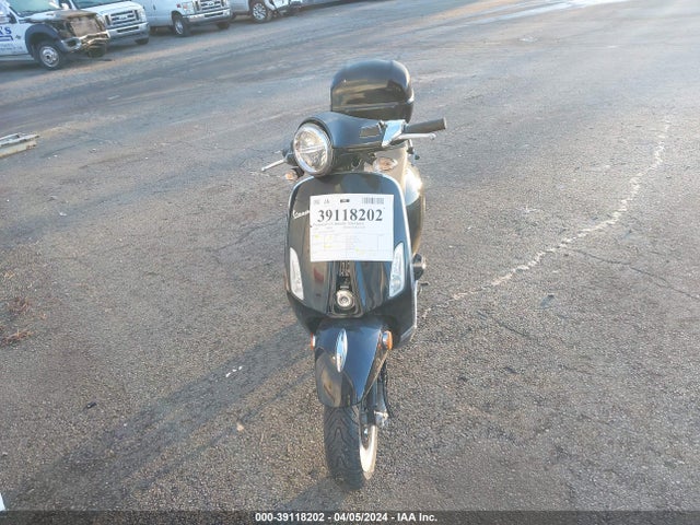 2020 Vespa Primavera50 4vie მანქანა იყიდება აუქციონზე, vin: ZAPCAV6B8L5100076, აუქციონის ნომერი: 39118202