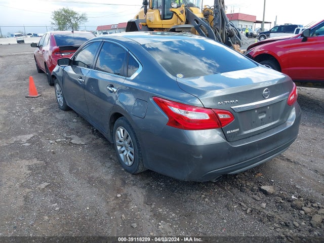 Nissan Altima 2.5 S 2017 1N4AL3APXHC202823 Image 3
