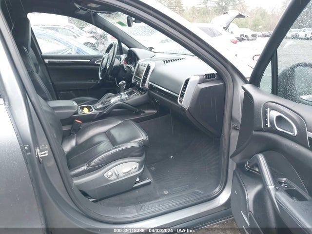 2011 PORSCHE CAYENNE WP1AA2A27BLA08965 Photo 4