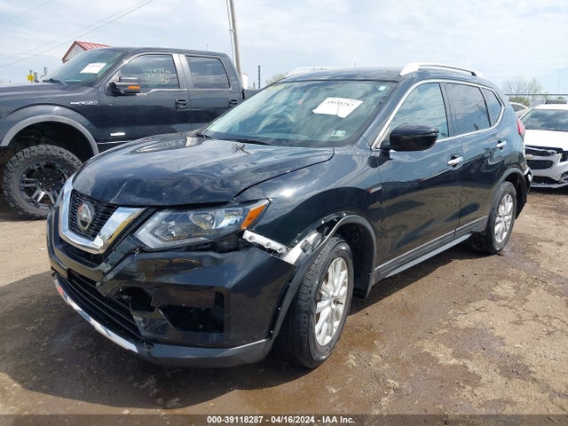 Nissan ROGUE SV 2018 5N1AT2MV9JC815709 Image 2