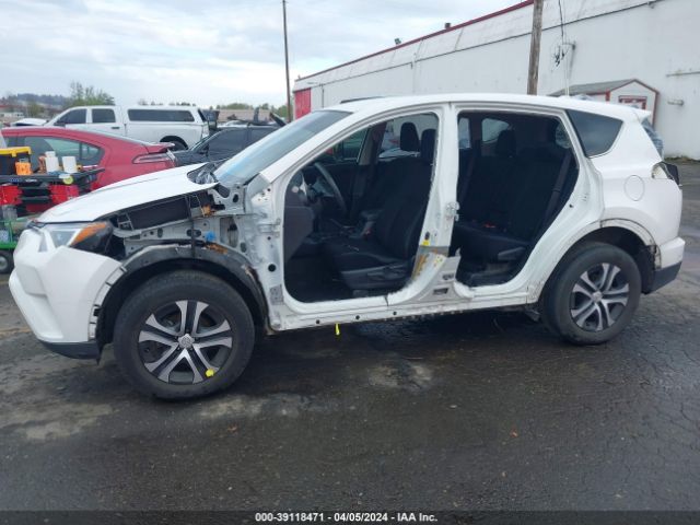 JTMZFREV9HJ131433 Toyota RAV4 LE