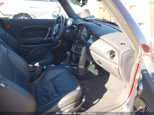 2005 MINI COOPER WMWRC33445TJ64689 Photo 4