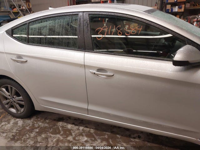 Hyundai Elantra Value Edition 2018 5NPD84LF2JH386264 Image 13