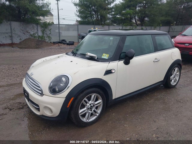 2011 MINI COOPER WMWSU3C58BT097971 Photo 1