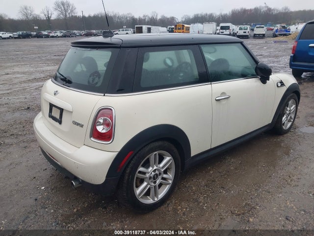 2011 MINI COOPER WMWSU3C58BT097971 Photo 3