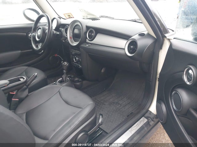 2011 MINI COOPER WMWSU3C58BT097971 Photo 4