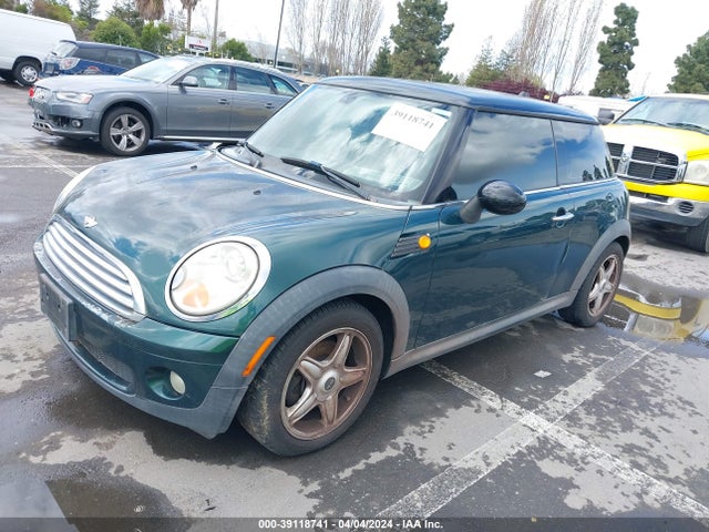 2008 MINI COOPER WMWMF33548TU65767 Photo 1