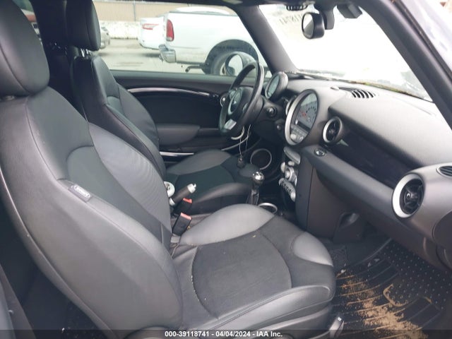 2008 MINI COOPER WMWMF33548TU65767 Photo 4