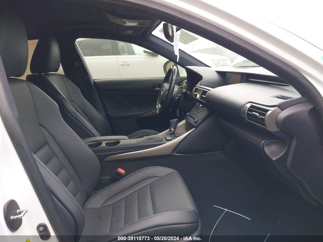 Lexus IS 200T 2016 JTHBA1D29G5026132 Image 5
