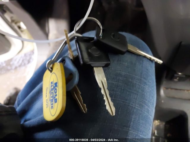 3N6CM0KN9KK696991 Nissan Nv200 S