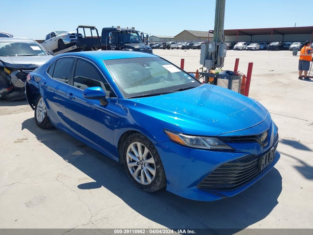 Toyota CAMRY LE 2019 4T1B11HK5KU271547 zdjęcie główne