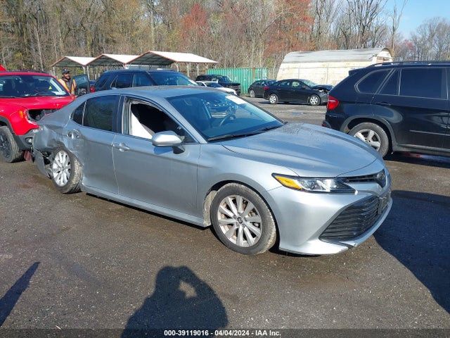 Toyota CAMRY LE 2019 4T1B11HK3KU785915 main image