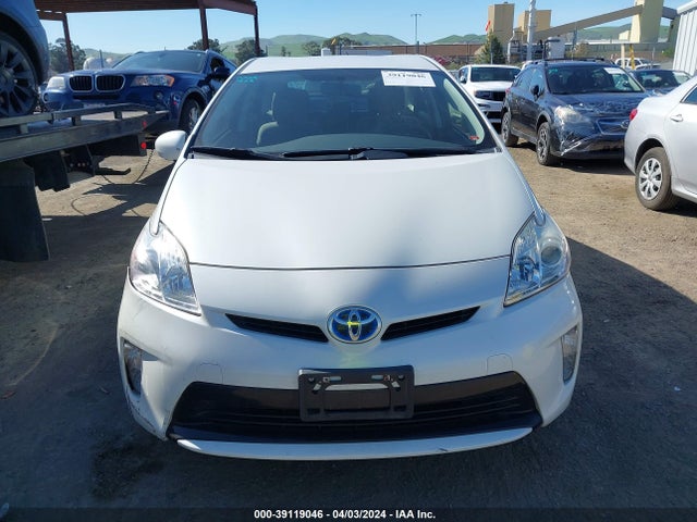 Toyota Prius Two 2015 JTDKN3DUXF0459716 Image 13