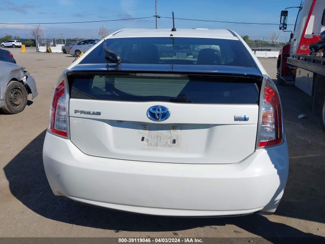 Toyota Prius Two 2015 JTDKN3DUXF0459716 Image 17