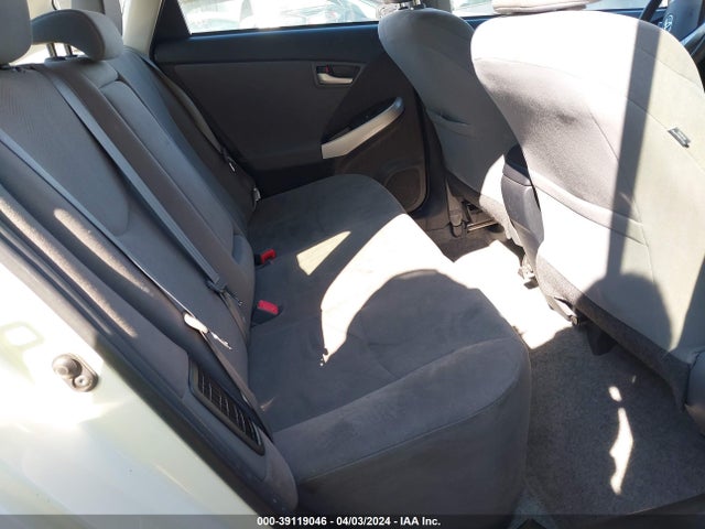 Toyota Prius Two 2015 JTDKN3DUXF0459716 Image 8