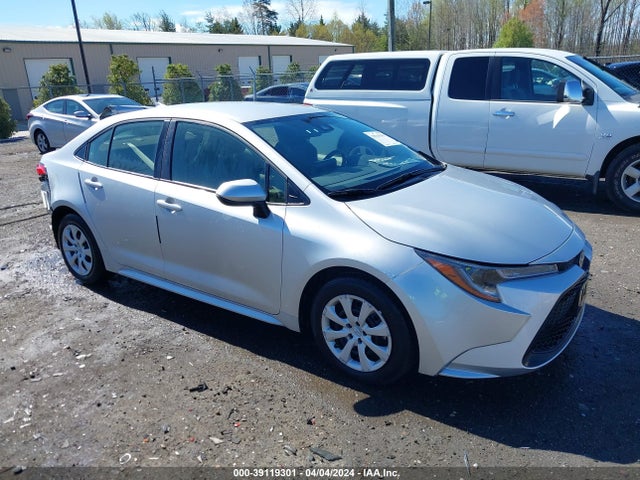 Toyota COROLLA LE 2022 JTDEPMAE2NJ218171 zdjęcie główne