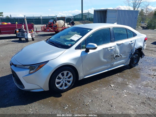 Toyota COROLLA LE 2022 JTDEPMAE2NJ218171 Image 2