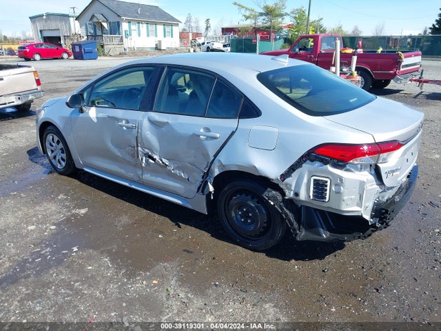 Toyota COROLLA LE 2022 JTDEPMAE2NJ218171 Image 3