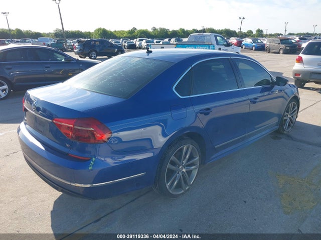 1VWAT7A31GC068715 Volkswagen Passat 1.8t R-line