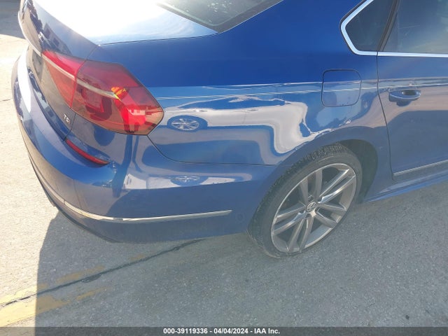 1VWAT7A31GC068715 Volkswagen Passat 1.8t R-line