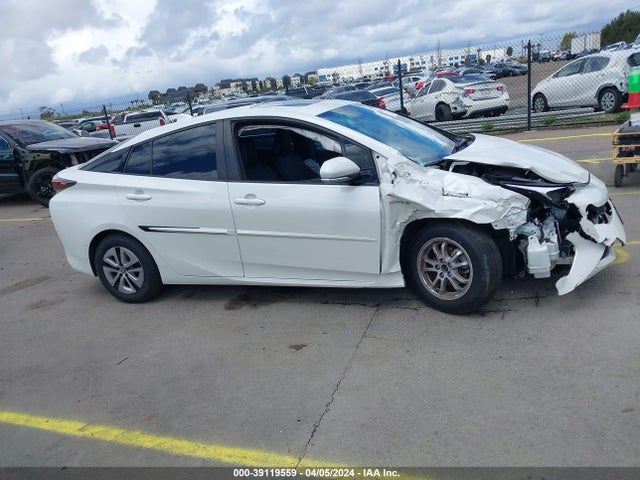 Toyota Prius Four 2018 JTDKARFU1J3062172 Image 12