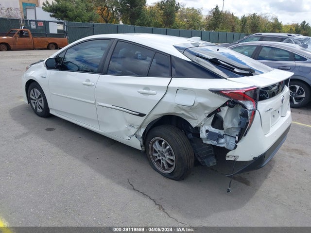 Toyota Prius Four 2018 JTDKARFU1J3062172 Image 3