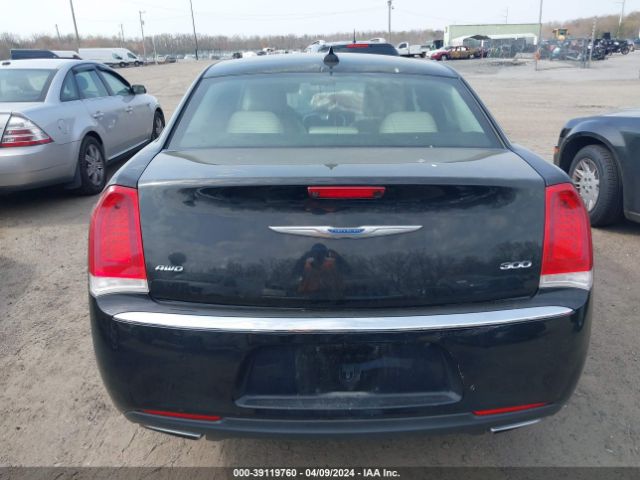2C3CCAKG0JH165181 Chrysler 300 Limited Awd