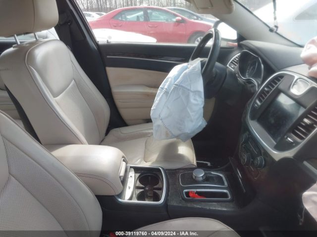2C3CCAKG0JH165181 Chrysler 300 Limited Awd