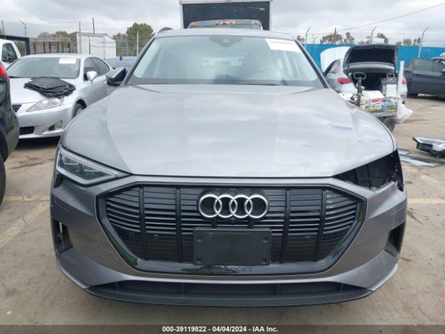 WA1AAAGE8NB011925 Audi E-tron Premium Quattro
